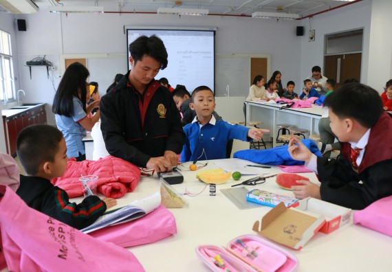 ภาพกิจกรรม คณะวิทยาศาสตร์และเทคโนโลยี จัดโครงการฝึกทักษะการเรียนรู้ค่ายวิทยาศาสตร์ Science 2019