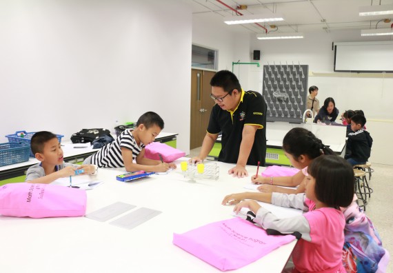 ภาพกิจกรรม คณะวิทยาศาสตร์และเทคโนโลยี จัดโครงการฝึกทักษะการเรียนรู้ค่ายวิทยาศาสตร์ Science 2019