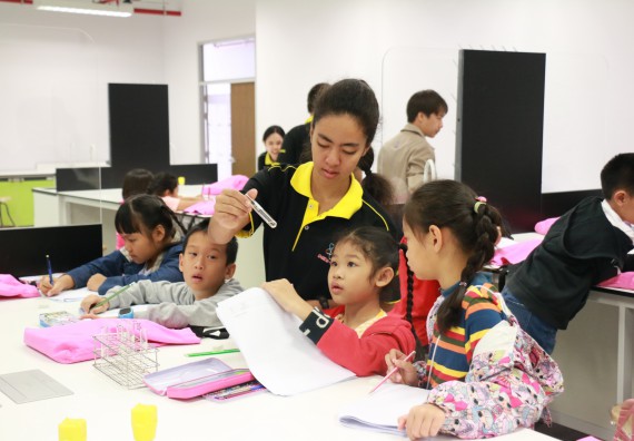 ภาพกิจกรรม คณะวิทยาศาสตร์และเทคโนโลยี จัดโครงการฝึกทักษะการเรียนรู้ค่ายวิทยาศาสตร์ Science 2019