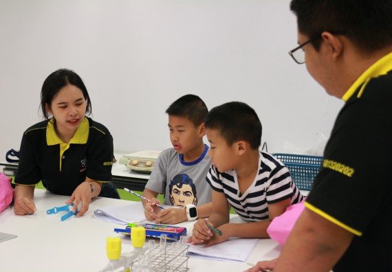 ภาพกิจกรรม คณะวิทยาศาสตร์และเทคโนโลยี จัดโครงการฝึกทักษะการเรียนรู้ค่ายวิทยาศาสตร์ Science 2019