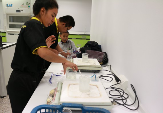 ภาพกิจกรรม คณะวิทยาศาสตร์และเทคโนโลยี จัดโครงการฝึกทักษะการเรียนรู้ค่ายวิทยาศาสตร์ Science 2019