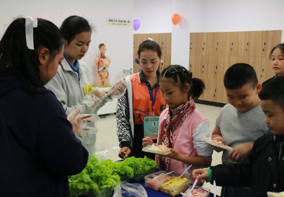 ภาพกิจกรรม คณะวิทยาศาสตร์และเทคโนโลยี จัดโครงการฝึกทักษะการเรียนรู้ค่ายวิทยาศาสตร์ Science 2019
