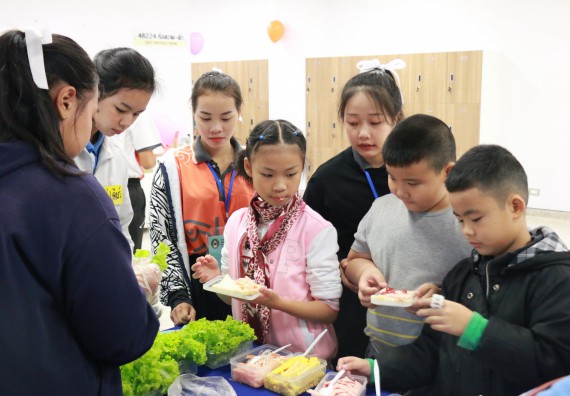 ภาพกิจกรรม คณะวิทยาศาสตร์และเทคโนโลยี จัดโครงการฝึกทักษะการเรียนรู้ค่ายวิทยาศาสตร์ Science 2019