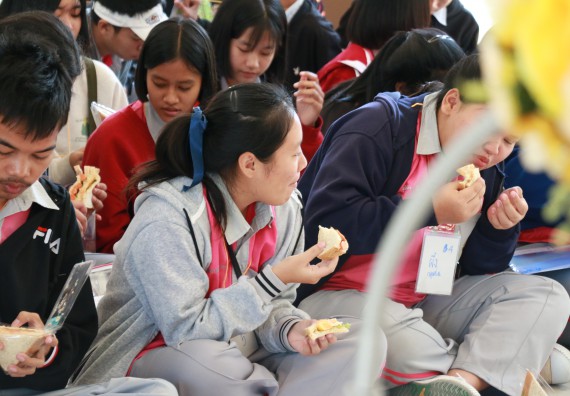 ภาพกิจกรรม คณะวิทยาศาสตร์และเทคโนโลยี จัดโครงการ ECY-CAMP (Environmental Conservation Youth Camp)“ค่ายพัฒนาศักยภาพการเรียนรู้ของนักเรียนด้านวิทยาศาสตร์และสิ่งแวดล้อม