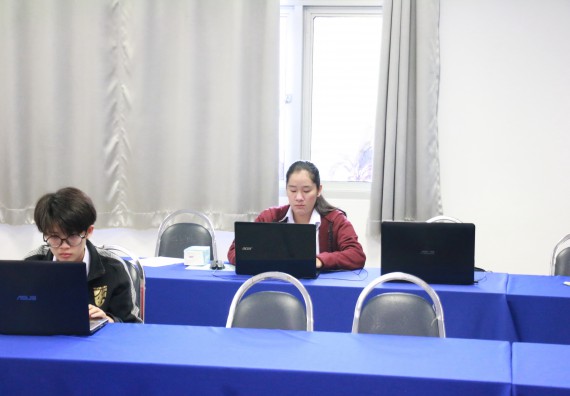 ภาพกิจกรรม โปรแกรมวิชาเคมี จัดกิจกรรมการนำเสนอผลงานวิทยานิพนธ์โปรแกรมวิชาเคมี ชั้นปีที่ 4