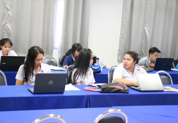 ภาพกิจกรรม โปรแกรมวิชาเคมี จัดกิจกรรมการนำเสนอผลงานวิทยานิพนธ์โปรแกรมวิชาเคมี ชั้นปีที่ 4