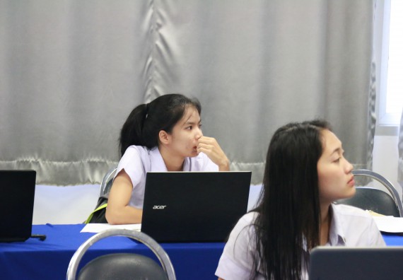 ภาพกิจกรรม โปรแกรมวิชาเคมี จัดกิจกรรมการนำเสนอผลงานวิทยานิพนธ์โปรแกรมวิชาเคมี ชั้นปีที่ 4