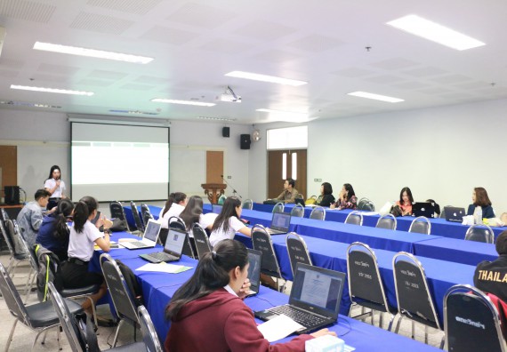 ภาพกิจกรรม โปรแกรมวิชาเคมี จัดกิจกรรมการนำเสนอผลงานวิทยานิพนธ์โปรแกรมวิชาเคมี ชั้นปีที่ 4