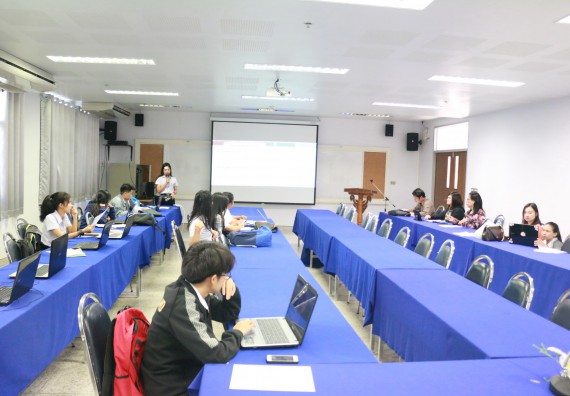 ภาพกิจกรรม โปรแกรมวิชาเคมี จัดกิจกรรมการนำเสนอผลงานวิทยานิพนธ์โปรแกรมวิชาเคมี ชั้นปีที่ 4