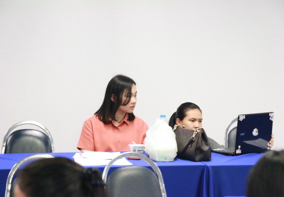 ภาพกิจกรรม โปรแกรมวิชาเคมี จัดกิจกรรมการนำเสนอผลงานวิทยานิพนธ์โปรแกรมวิชาเคมี ชั้นปีที่ 4