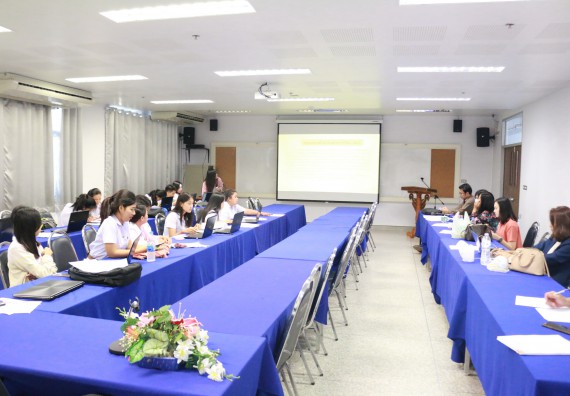 ภาพกิจกรรม โปรแกรมวิชาเคมี จัดกิจกรรมการนำเสนอผลงานวิทยานิพนธ์โปรแกรมวิชาเคมี ชั้นปีที่ 4