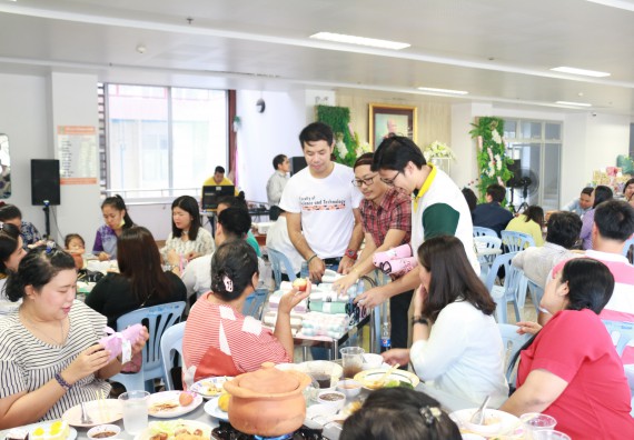 ภาพกิจกรรม คณะวิทยาศาสตร์และเทคโนโลยี จัดงานสังสรรค์ปีใหม่คณะวิทยาศาสตร์และเทคโนโลยี ประจำปี 2563