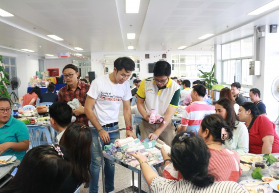 ภาพกิจกรรม คณะวิทยาศาสตร์และเทคโนโลยี จัดงานสังสรรค์ปีใหม่คณะวิทยาศาสตร์และเทคโนโลยี ประจำปี 2563