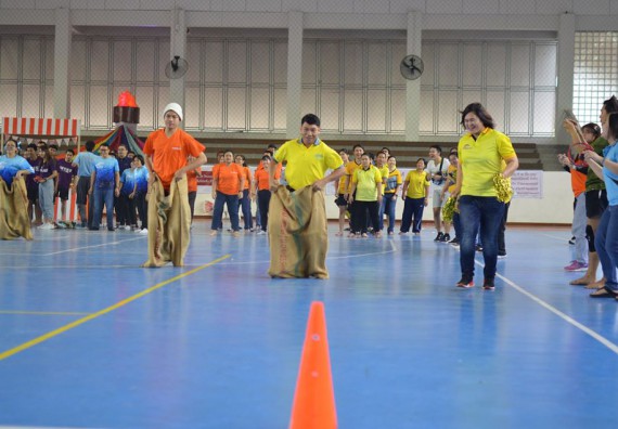 ภาพกิจกรรม  คณะวิทยาศาสตร์และเทคโนโลยี เข้าร่วมงานแข่งขันกีฬา SPORT DAY & NIGHT 