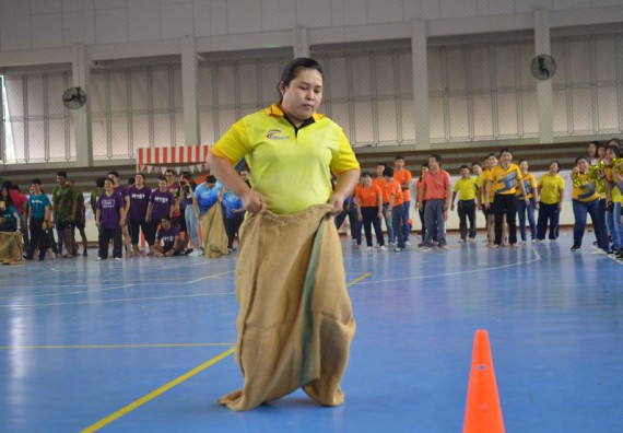 ภาพกิจกรรม  คณะวิทยาศาสตร์และเทคโนโลยี เข้าร่วมงานแข่งขันกีฬา SPORT DAY & NIGHT 