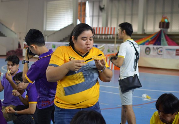 ภาพกิจกรรม  คณะวิทยาศาสตร์และเทคโนโลยี เข้าร่วมงานแข่งขันกีฬา SPORT DAY & NIGHT 