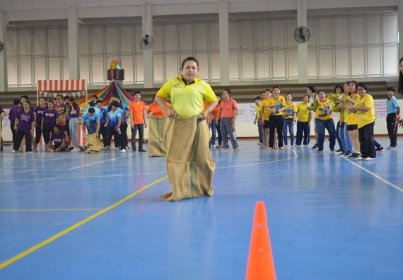 ภาพกิจกรรม  คณะวิทยาศาสตร์และเทคโนโลยี เข้าร่วมงานแข่งขันกีฬา SPORT DAY & NIGHT 