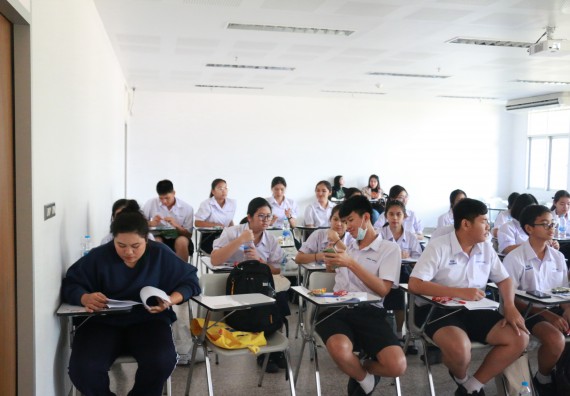 ภาพกิจกรรม โปรแกรมวิชาชีววิทยา จัดอบรมเชิงปฏิบัติการเทคนิคปลอดเชื้อและการเพาะเลี้ยงเนื้อเยื่อพืช