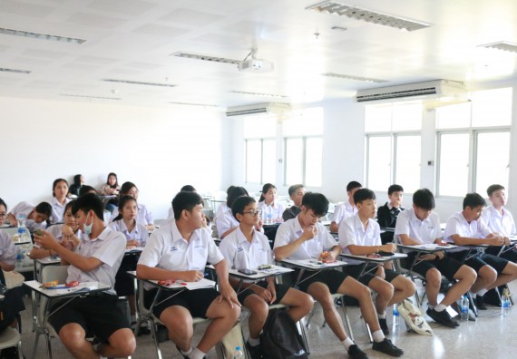 ภาพกิจกรรม โปรแกรมวิชาชีววิทยา จัดอบรมเชิงปฏิบัติการเทคนิคปลอดเชื้อและการเพาะเลี้ยงเนื้อเยื่อพืช