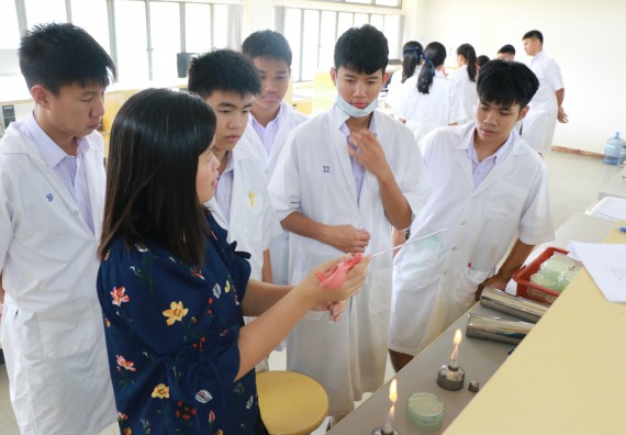 ภาพกิจกรรม โปรแกรมวิชาชีววิทยา จัดอบรมเชิงปฏิบัติการเทคนิคปลอดเชื้อและการเพาะเลี้ยงเนื้อเยื่อพืช