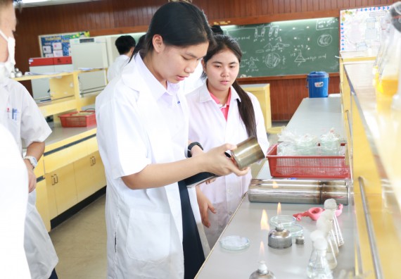 ภาพกิจกรรม โปรแกรมวิชาชีววิทยา จัดอบรมเชิงปฏิบัติการเทคนิคปลอดเชื้อและการเพาะเลี้ยงเนื้อเยื่อพืช