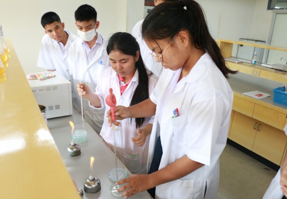 ภาพกิจกรรม โปรแกรมวิชาชีววิทยา จัดอบรมเชิงปฏิบัติการเทคนิคปลอดเชื้อและการเพาะเลี้ยงเนื้อเยื่อพืช