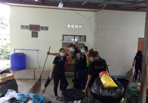 ภาพกิจกรรม โปรแกรมวิชาชีววิทยา จัดกิจกรรมทำความสะอาด และทำบุญโปรแกรมชีววิทยา