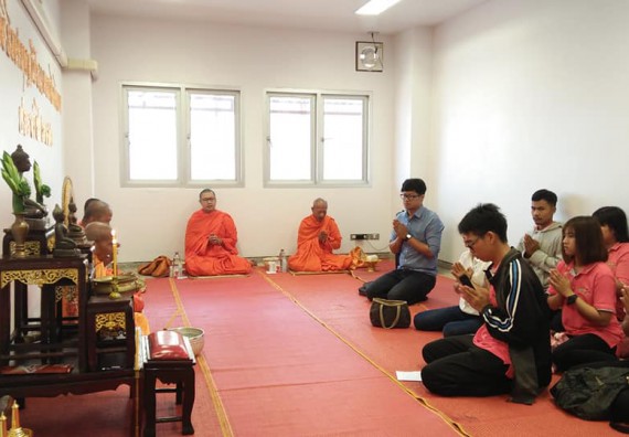 ภาพกิจกรรม โปรแกรมวิชาชีววิทยา จัดกิจกรรมทำความสะอาด และทำบุญโปรแกรมชีววิทยา