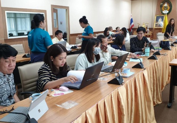 ภาพกิจกรรม คณะวิทยาศาสตร์และเทคโนโลยี เข้าร่วม ประชุมแลกเปลี่ยนเรียนรู้ เรื่อง การจัดทำผลการเรียนรู้ที่คาดหวัง (Expected Learning Outcome : ELOs)