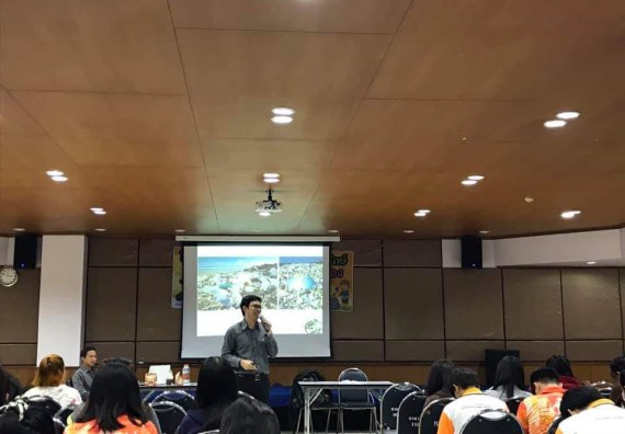 ภาพกิจกรรม โปรแกรมวิชาวิทยาศาสตร์สิ่งแวดล้อม จัดโครงการจัดการขยะมูลฝอยโดยการคัดแยกขยะภายในมหาวิทยาลัย ประจำปี 2562