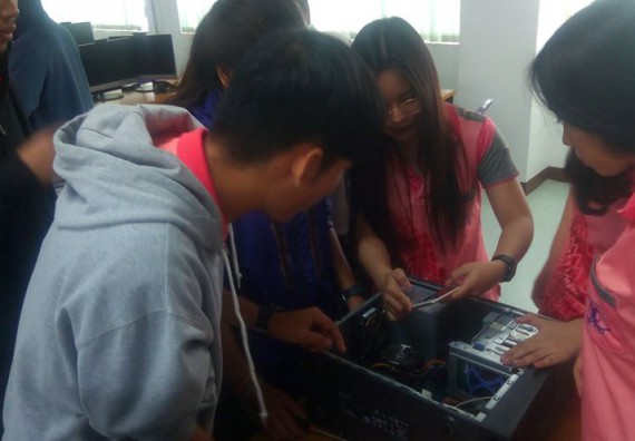 ภาพกิจกรรม โปรแกรมวิชาวิทยาการคอมพิวเตอร์ จัดอบรมเชิงปฏิบัติการการประกอบคอมพิวเตอร์และซ่อมบำรุง