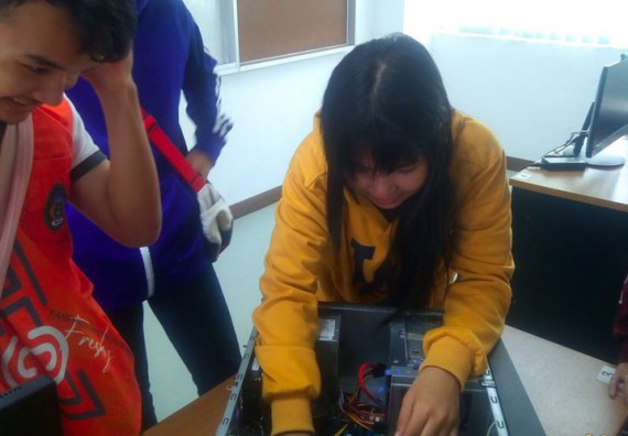 ภาพกิจกรรม โปรแกรมวิชาวิทยาการคอมพิวเตอร์ จัดอบรมเชิงปฏิบัติการการประกอบคอมพิวเตอร์และซ่อมบำรุง