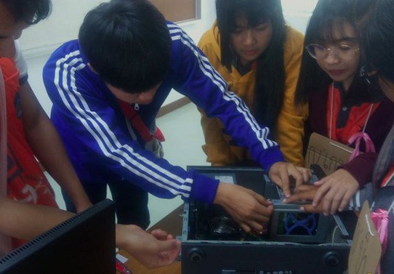 ภาพกิจกรรม โปรแกรมวิชาวิทยาการคอมพิวเตอร์ จัดอบรมเชิงปฏิบัติการการประกอบคอมพิวเตอร์และซ่อมบำรุง