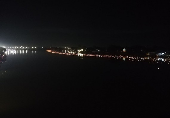 ภาพกิจกรรม ศูนย์วิทยาศาสตร์และวิทยาศาสตร์ประยุกต์ จัดกิจกรรมบริการวิชาการทางด้านดาราศาสตร์ชมปรากฏการณ์พระจันทร์เต็มดวง