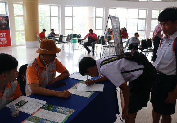 ภาพกิจกรรม คณะวิทยาศาสตร์และเทคโนโลยี จัดการแข่งขันเกม ESport (RoV School Championship) มหาวิทยาลัยราชภัฏกำแพงเพชร