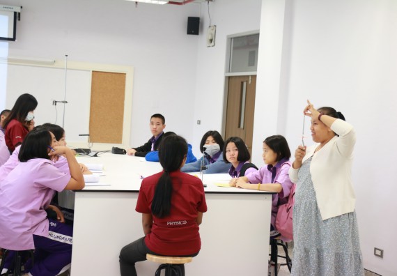 ภาพกิจกรรม คณะวิทยาศาสตร์และเทคโนโลยี จัดค่ายบูรณาการส่งเสริมนักเรียนห้องเรียนพิเศษ (E-SMART) ด้านวิทยาศาสตร์ โรงเรียนคลองขลุงราษรังสรรค์