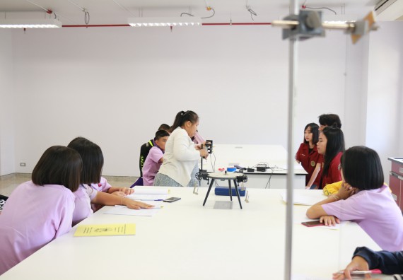 ภาพกิจกรรม คณะวิทยาศาสตร์และเทคโนโลยี จัดค่ายบูรณาการส่งเสริมนักเรียนห้องเรียนพิเศษ (E-SMART) ด้านวิทยาศาสตร์ โรงเรียนคลองขลุงราษรังสรรค์