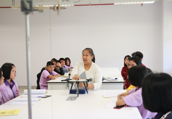 ภาพกิจกรรม คณะวิทยาศาสตร์และเทคโนโลยี จัดค่ายบูรณาการส่งเสริมนักเรียนห้องเรียนพิเศษ (E-SMART) ด้านวิทยาศาสตร์ โรงเรียนคลองขลุงราษรังสรรค์