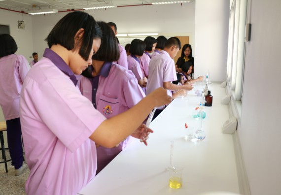 ภาพกิจกรรม คณะวิทยาศาสตร์และเทคโนโลยี จัดค่ายบูรณาการส่งเสริมนักเรียนห้องเรียนพิเศษ (E-SMART) ด้านวิทยาศาสตร์ โรงเรียนคลองขลุงราษรังสรรค์