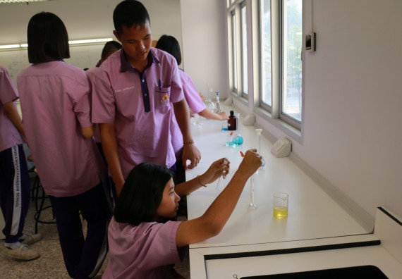 ภาพกิจกรรม คณะวิทยาศาสตร์และเทคโนโลยี จัดค่ายบูรณาการส่งเสริมนักเรียนห้องเรียนพิเศษ (E-SMART) ด้านวิทยาศาสตร์ โรงเรียนคลองขลุงราษรังสรรค์