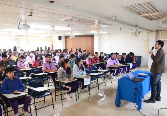 ภาพกิจกรรม คณะวิทยาศาสตร์และเทคโนโลยี จัดค่ายบูรณาการส่งเสริมนักเรียนห้องเรียนพิเศษ (E-SMART) ด้านวิทยาศาสตร์ โรงเรียนคลองขลุงราษรังสรรค์ 