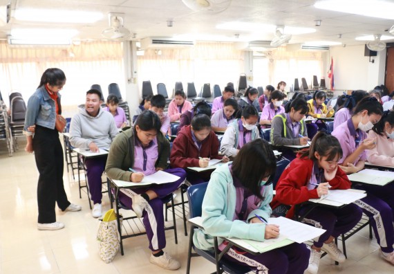 ภาพกิจกรรม คณะวิทยาศาสตร์และเทคโนโลยี จัดค่ายบูรณาการส่งเสริมนักเรียนห้องเรียนพิเศษ (E-SMART) ด้านวิทยาศาสตร์ โรงเรียนคลองขลุงราษรังสรรค์ 