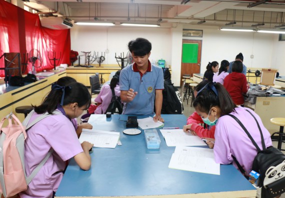 ภาพกิจกรรม คณะวิทยาศาสตร์และเทคโนโลยี จัดค่ายบูรณาการส่งเสริมนักเรียนห้องเรียนพิเศษ (E-SMART) ด้านวิทยาศาสตร์ โรงเรียนคลองขลุงราษรังสรรค์ 