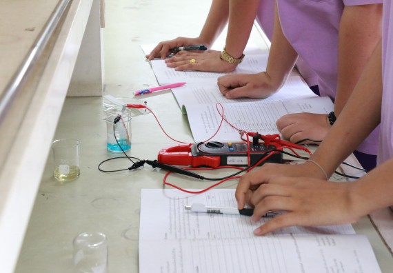 ภาพกิจกรรม คณะวิทยาศาสตร์และเทคโนโลยี จัดค่ายบูรณาการส่งเสริมนักเรียนห้องเรียนพิเศษ (E-SMART) ด้านวิทยาศาสตร์ โรงเรียนคลองขลุงราษรังสรรค์ 