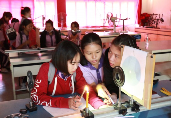 ภาพกิจกรรม คณะวิทยาศาสตร์และเทคโนโลยี จัดค่ายบูรณาการส่งเสริมนักเรียนห้องเรียนพิเศษ (E-SMART) ด้านวิทยาศาสตร์ โรงเรียนคลองขลุงราษรังสรรค์ 