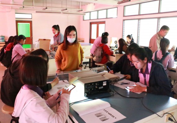 ภาพกิจกรรม คณะวิทยาศาสตร์และเทคโนโลยี จัดค่ายบูรณาการส่งเสริมนักเรียนห้องเรียนพิเศษ (E-SMART) ด้านวิทยาศาสตร์ โรงเรียนคลองขลุงราษรังสรรค์ 