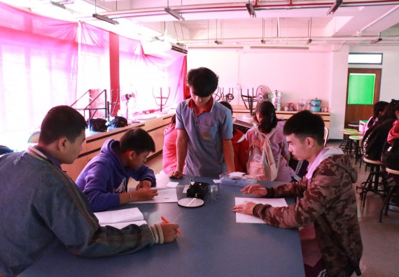 ภาพกิจกรรม คณะวิทยาศาสตร์และเทคโนโลยี จัดค่ายบูรณาการส่งเสริมนักเรียนห้องเรียนพิเศษ (E-SMART) ด้านวิทยาศาสตร์ โรงเรียนคลองขลุงราษรังสรรค์ 