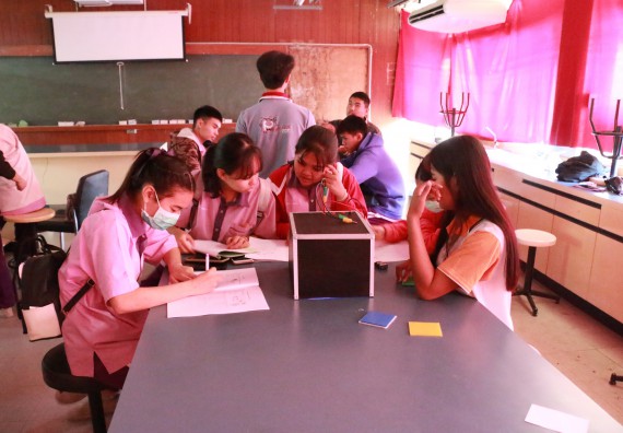 ภาพกิจกรรม คณะวิทยาศาสตร์และเทคโนโลยี จัดค่ายบูรณาการส่งเสริมนักเรียนห้องเรียนพิเศษ (E-SMART) ด้านวิทยาศาสตร์ โรงเรียนคลองขลุงราษรังสรรค์ 