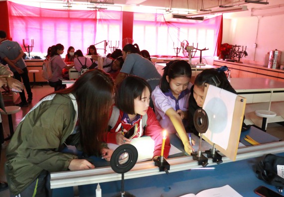 ภาพกิจกรรม คณะวิทยาศาสตร์และเทคโนโลยี จัดค่ายบูรณาการส่งเสริมนักเรียนห้องเรียนพิเศษ (E-SMART) ด้านวิทยาศาสตร์ โรงเรียนคลองขลุงราษรังสรรค์ 