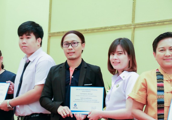 ภาพกิจกรรม คณะวิทยาศาสตร์และเทคโนโลยี จัดพิธีมอบทุนการศึกษา ปตท.สผ.ประจาปี 2562